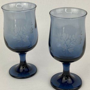 Vintage Pfaltzgraff Yorktowne Blue Glass Goblets with Etched Flower Set of 2